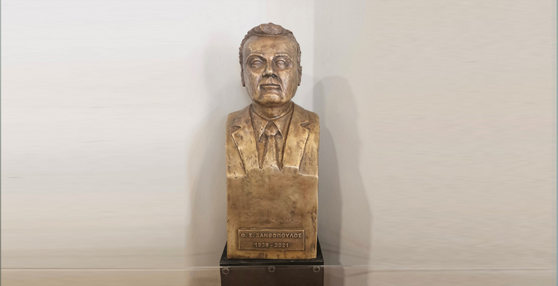 Προτομή του Θεμιστοκλή Ξανθόπουλου