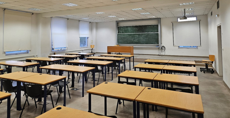 Αντικατάσταση φωτιστικών στα διδακτήρια της Σχολής Πολιτικών Μηχανικών και στην αίθουσα Τ12 στο κτίριο της Μπουμπουλίνας